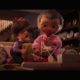 Disney: Η νέα της διαφήμιση μας θυμίζει τα Χριστούγεννα των παιδικών μας χρόνων (βίντεο)